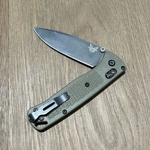 Benchmade 535GRY-1 Bugout Drop-Point Fine-Edge Knife